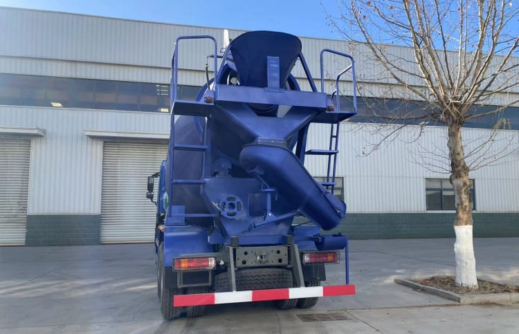 Sinotruk Howo Concrete Mixer Truck for Sale in Zimbabwe