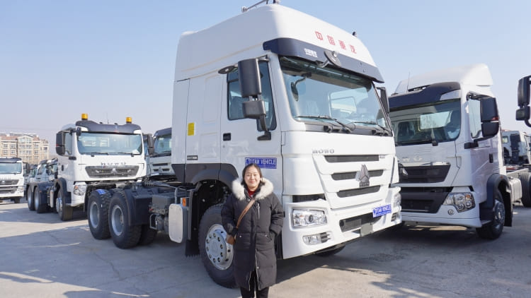 Sinotruk Howo 6x4 Tractor Trucks 400 for Sale Near Me in Congo Kinshasa