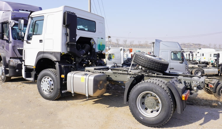 Sinotruk Howo 6x4 Tractor Truck 400 for Sale in Congo Banana