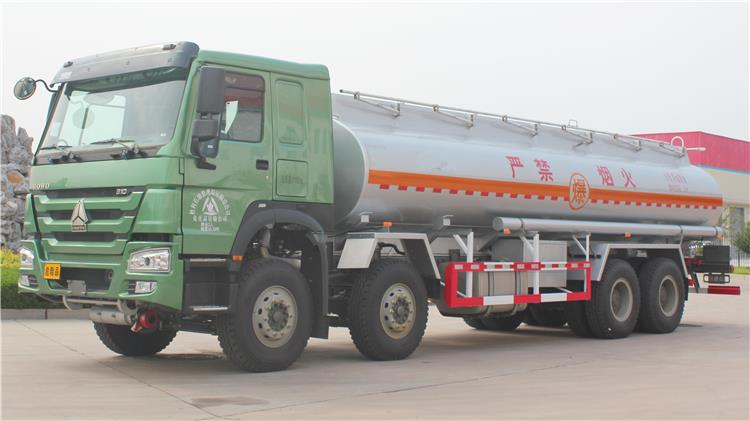 Howo 8x4 20000 Liters Diesel Tanker Truck for Sale in Zimbabwe Bulawayo