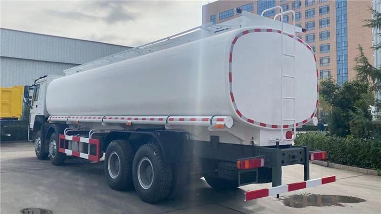 Howo 336 8x4 Tanker Lorry Semi Truck for Sale in Zimbabwe Harare