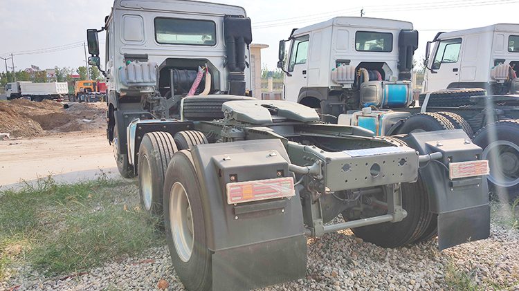 Zz4257 6x4 Howo Sinotruk 371 Tractor Truck Price in DRC