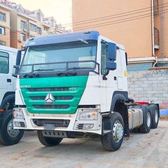 Sinotruk Howo 6x4 Tractor Truck 400
